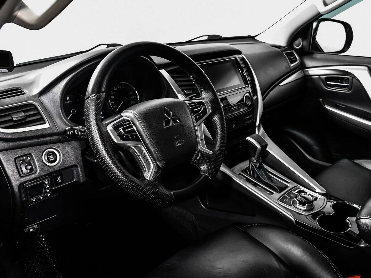 Mitsubishi Pajero Sport, 2017 Фото №13