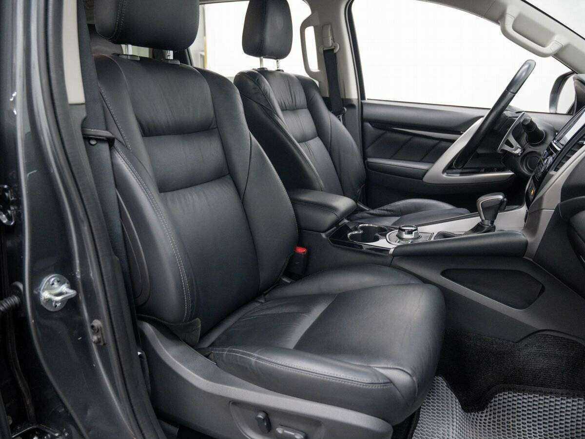 Mitsubishi Pajero Sport, 2018 Фото №11