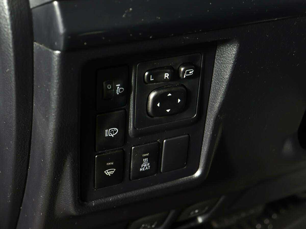 Toyota Land Cruiser Prado, 2012 Фото №16