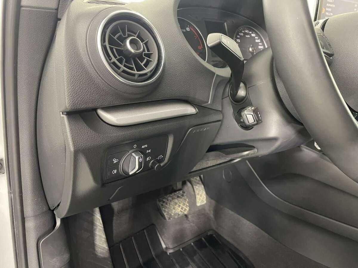 Audi A3, 2018 Фото №9