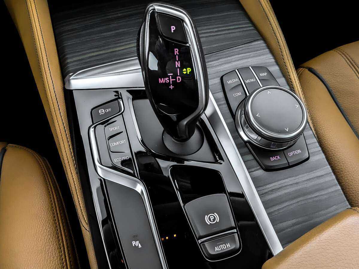 BMW 5 серии 520d xDrive, 2017 Фото №21