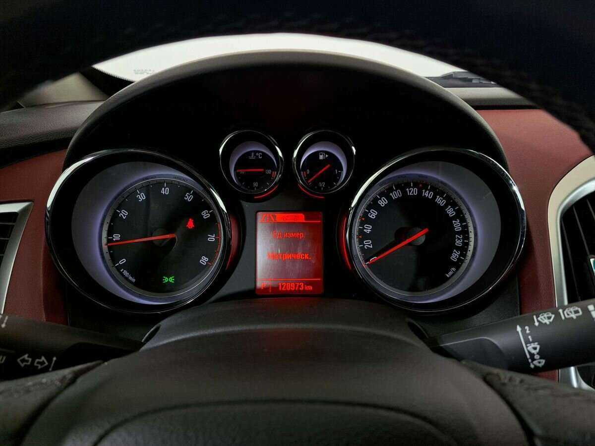 Opel Astra GTC, 2013 Фото №11