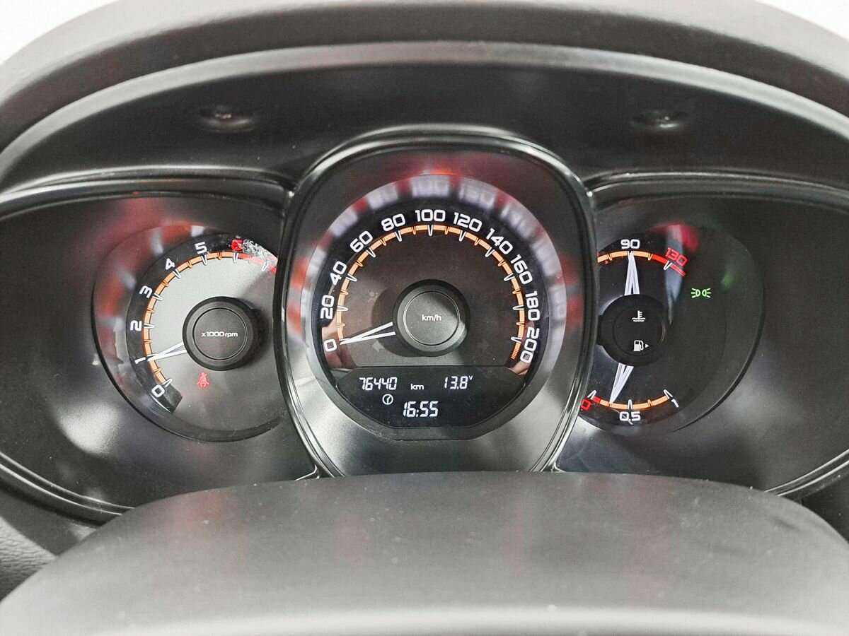 Lada (ВАЗ) Vesta SW, 2020 Фото №11