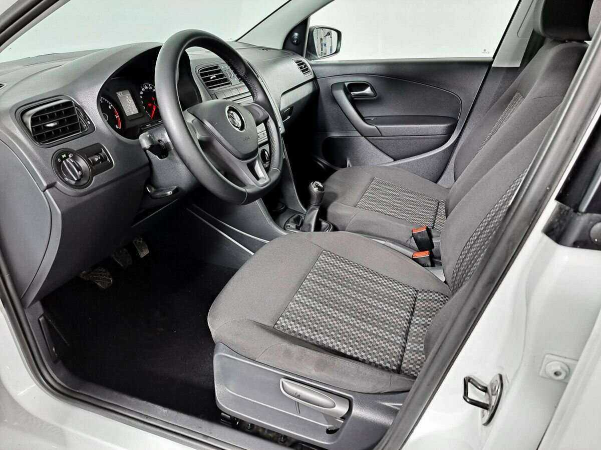 Volkswagen Polo, 2019 Фото №16