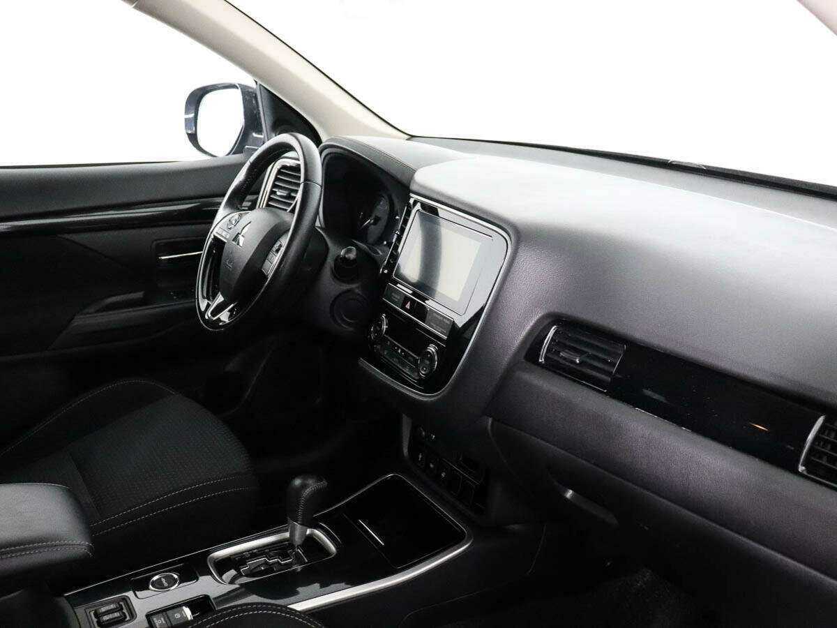 Mitsubishi Outlander, 2018 - 142 656 км. | Фото №7