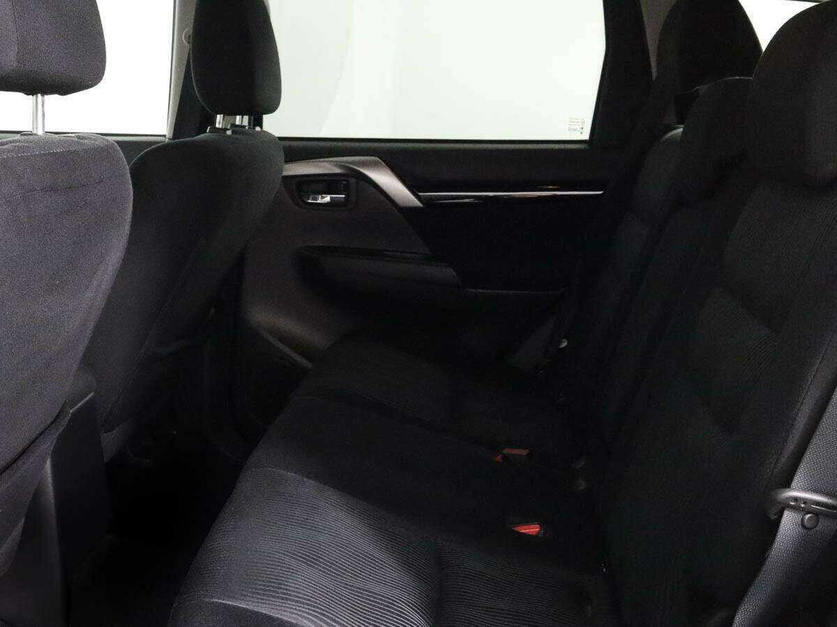 Mitsubishi Pajero Sport, 2017 - 165 900 км. | Фото №8