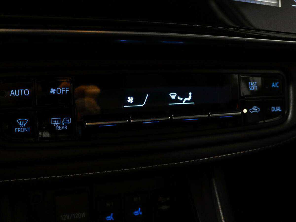 Toyota Corolla, 2018 Фото №13