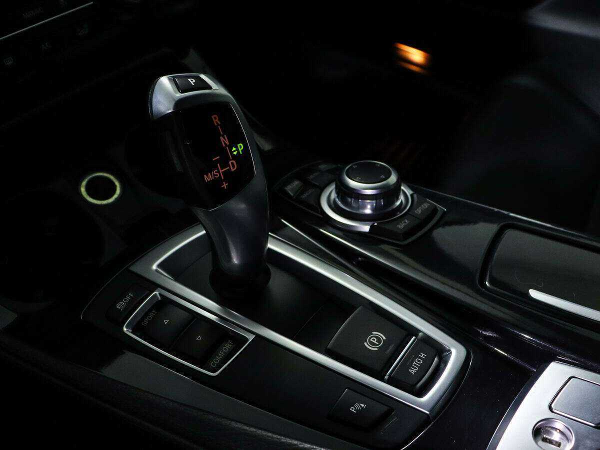 BMW 5 серии 520i, 2014 Фото №17