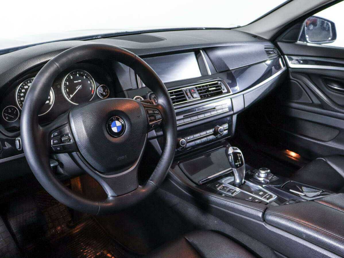 BMW 5 серии 528i xDrive, 2012 Фото №12
