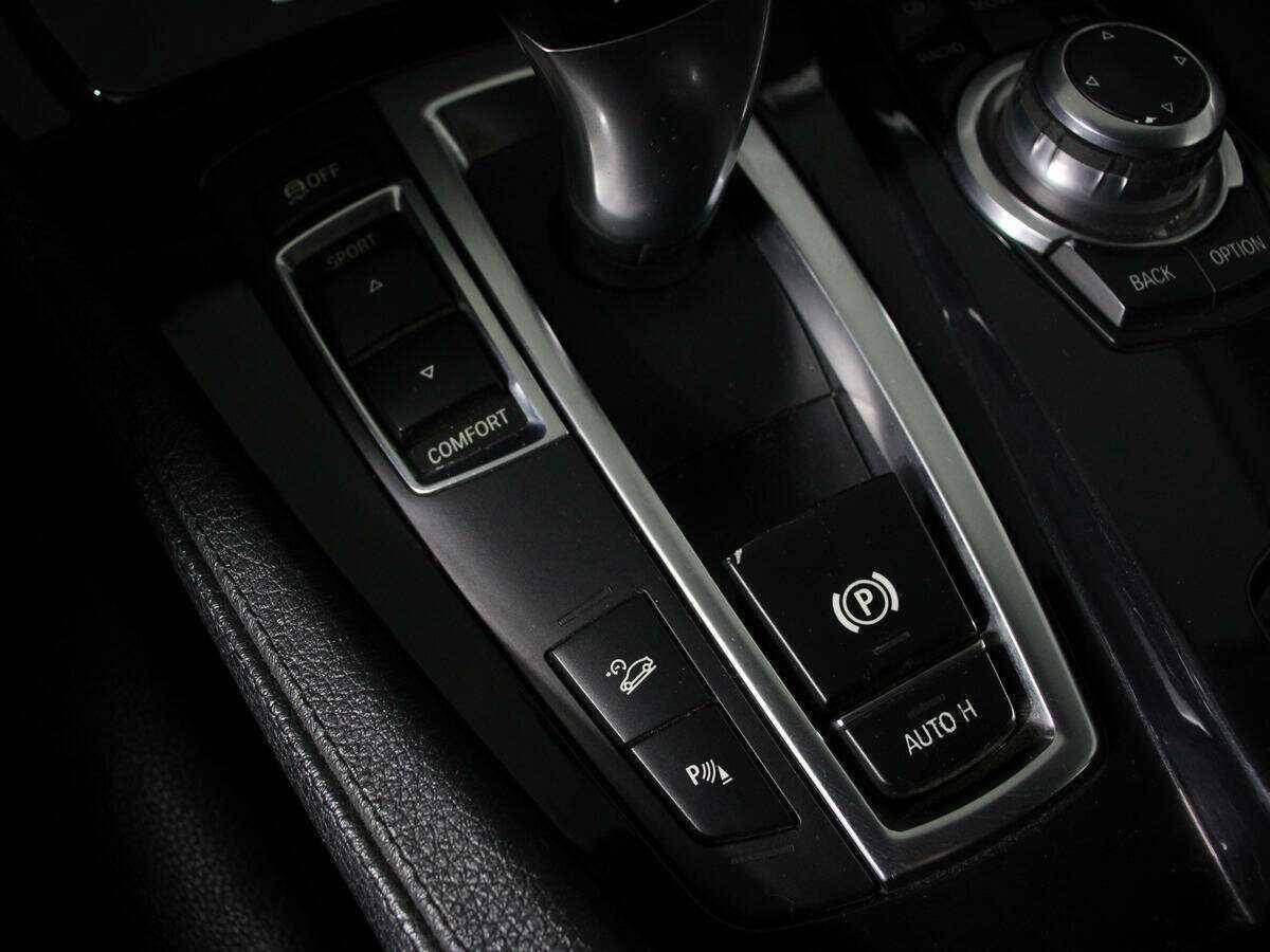 BMW 5 серии 528i xDrive, 2012 Фото №18