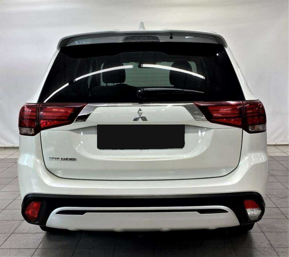 Mitsubishi Outlander, 2021 - 33 584 км. | Фото №3