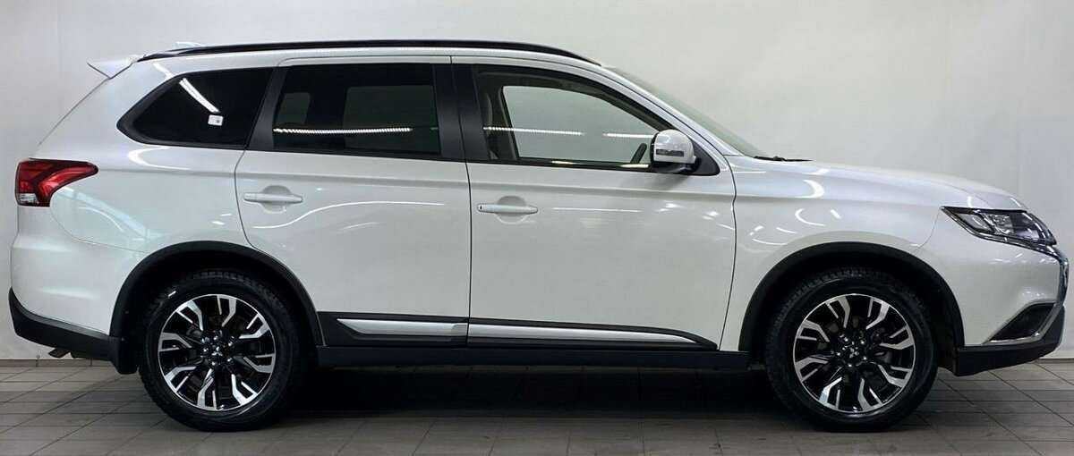 Mitsubishi Outlander, 2021 - 33 584 км. | Фото №4