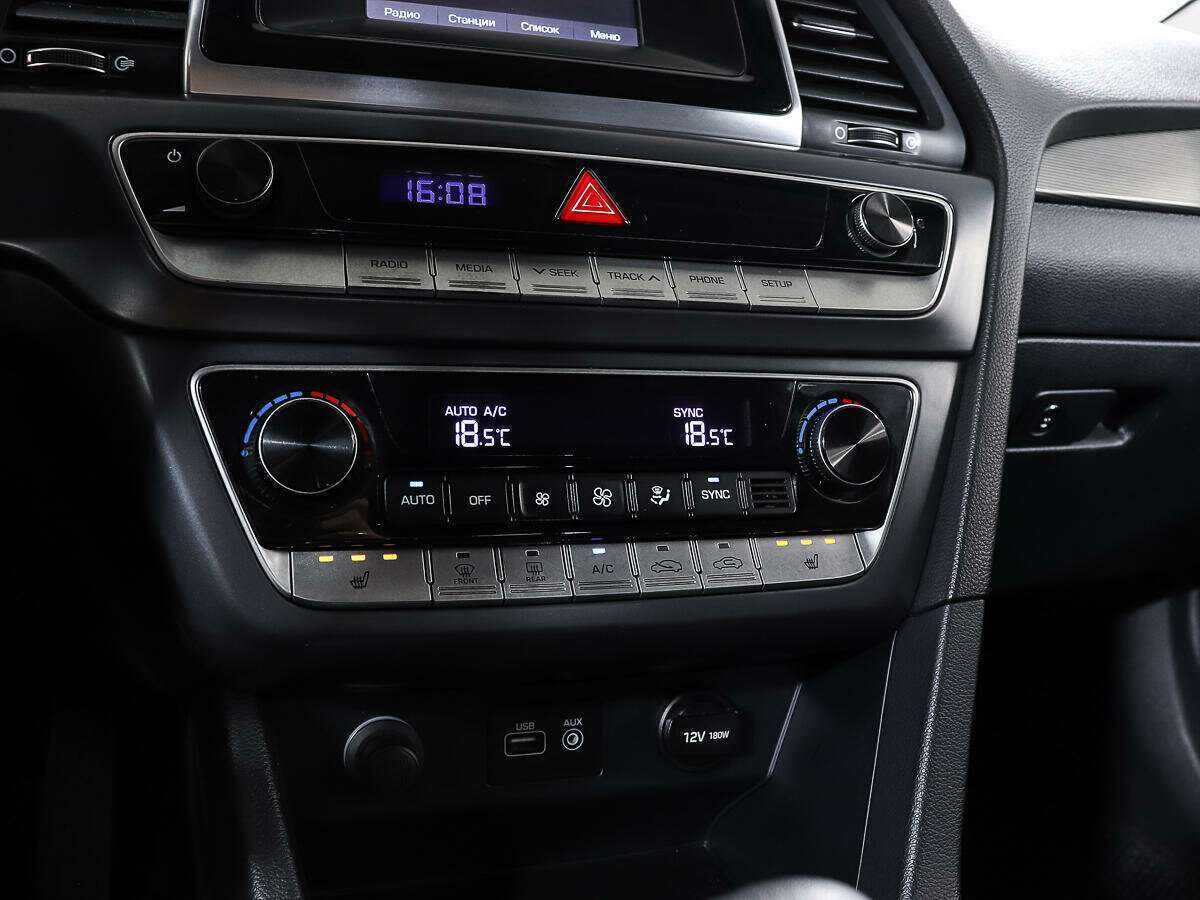 Hyundai Sonata, 2018 Фото №17