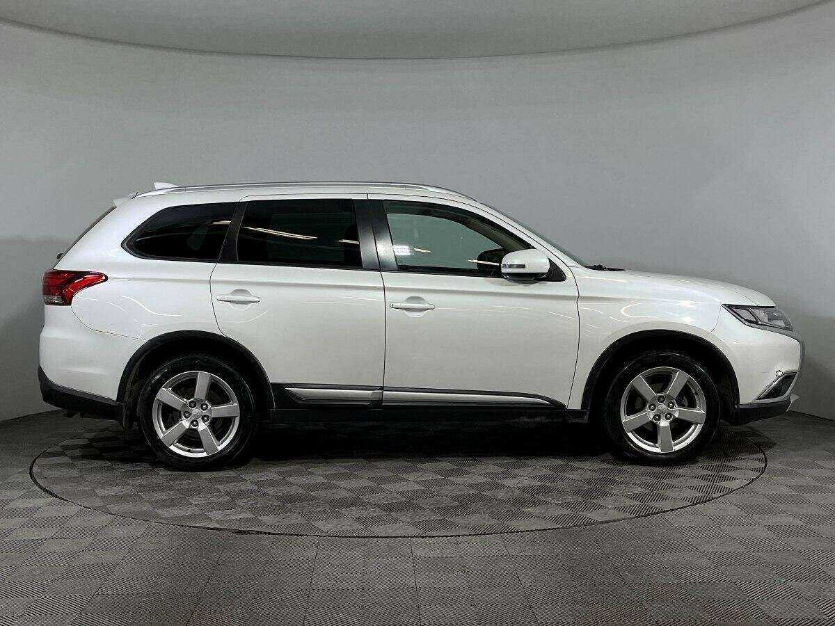 Mitsubishi Outlander, 2018 - 107 583 км. | Фото №4