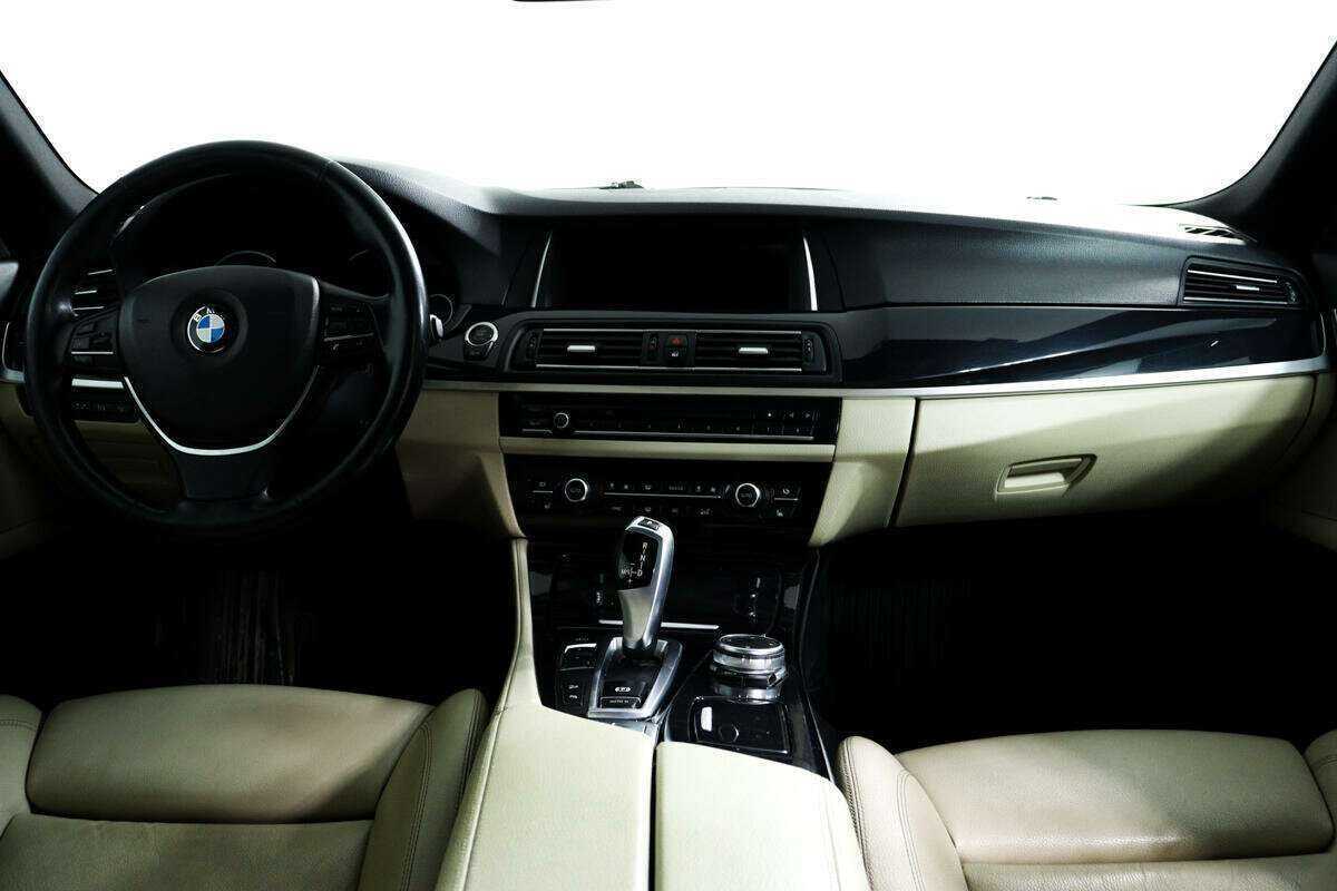 BMW 5 серии 525d xDrive, 2015 Фото №10