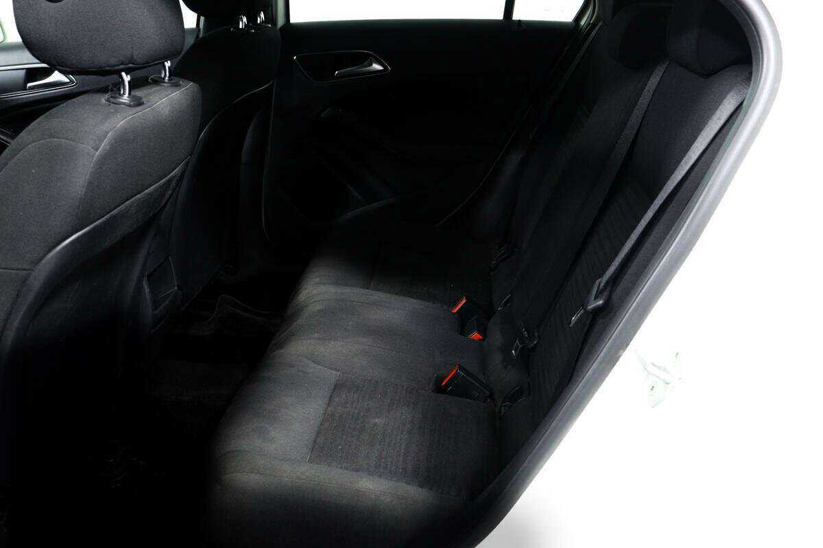 Mercedes-Benz A-Класс 180, 2014 Фото №12