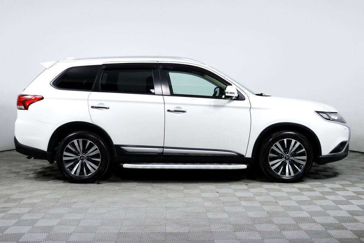 Mitsubishi Outlander, 2019 - 103 420 км. | Фото №4
