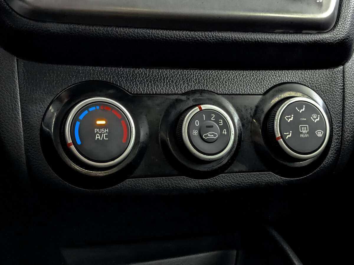 Kia Rio, 2017 Фото №16