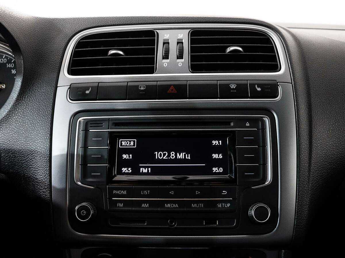 Volkswagen Polo, 2016 Фото №15