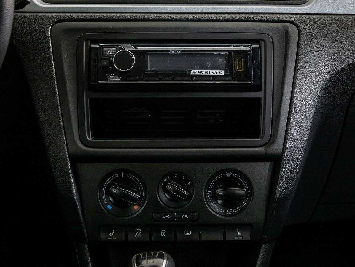 Skoda Rapid, 2017 Фото №12