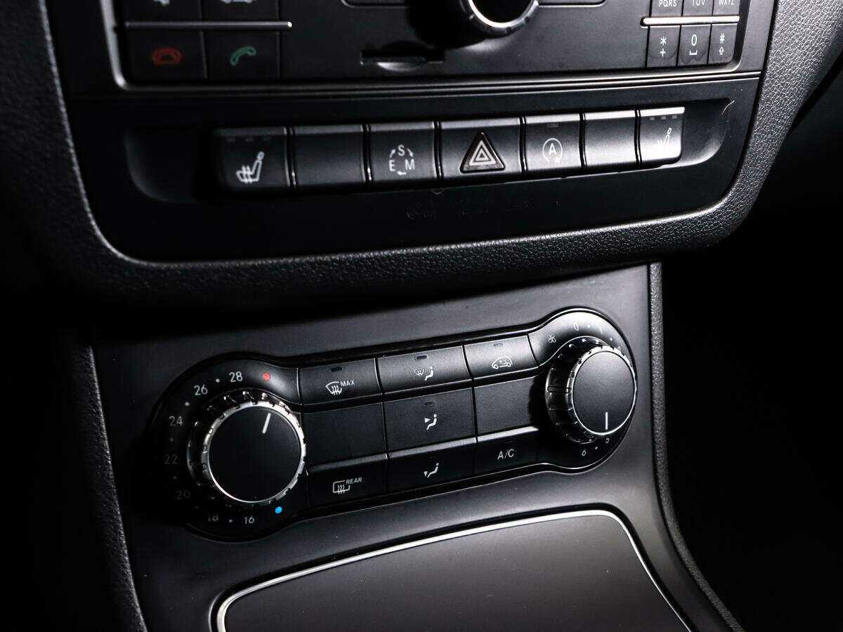 Mercedes-Benz B-Класс 180, 2015 Фото №17