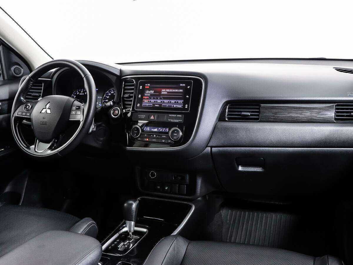 Mitsubishi Outlander, 2018 - 133 095 км. | Фото №7