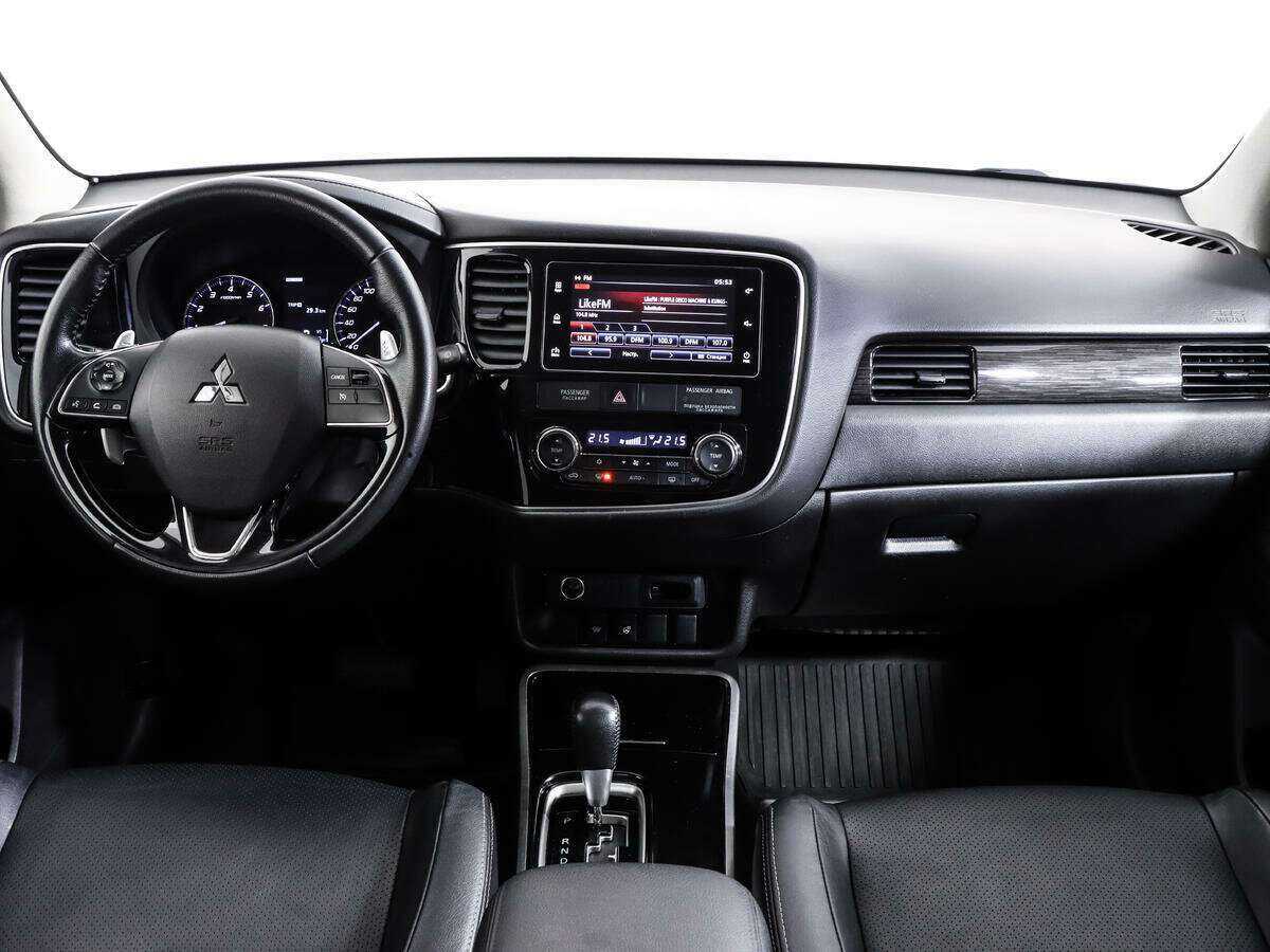 Mitsubishi Outlander, 2018 - 133 095 км. | Фото №8