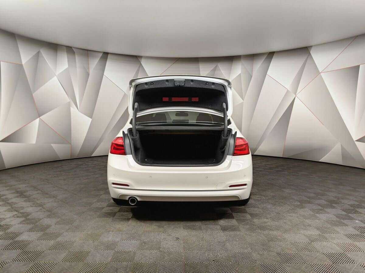 BMW 3 серии 318i, 2018 Фото №16