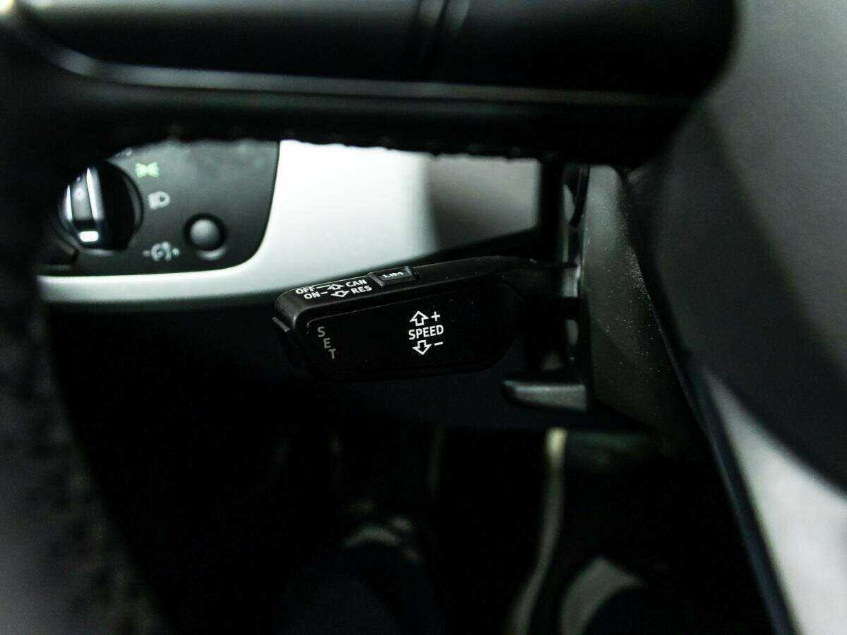 Audi A4, 2018 Фото №17