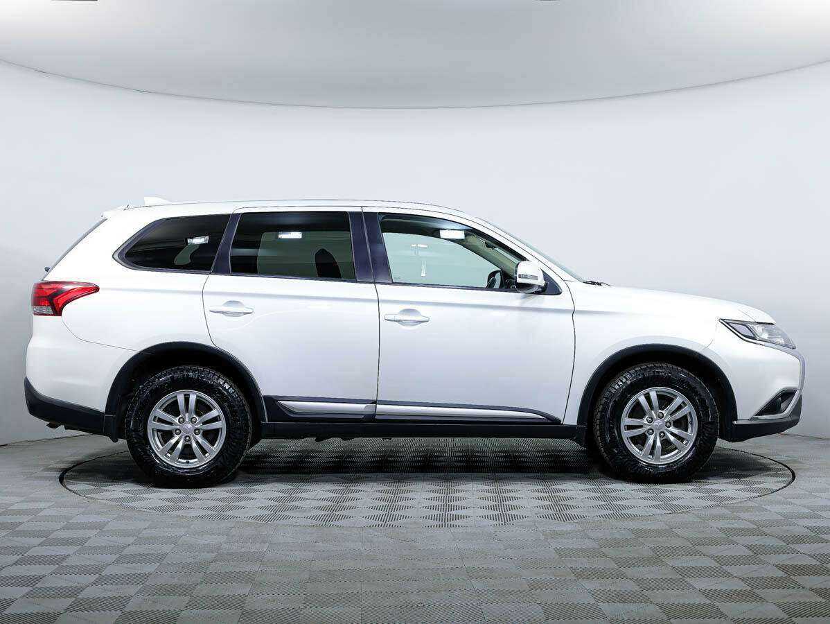 Mitsubishi Outlander, 2018 - 94 398 км. | Фото №4