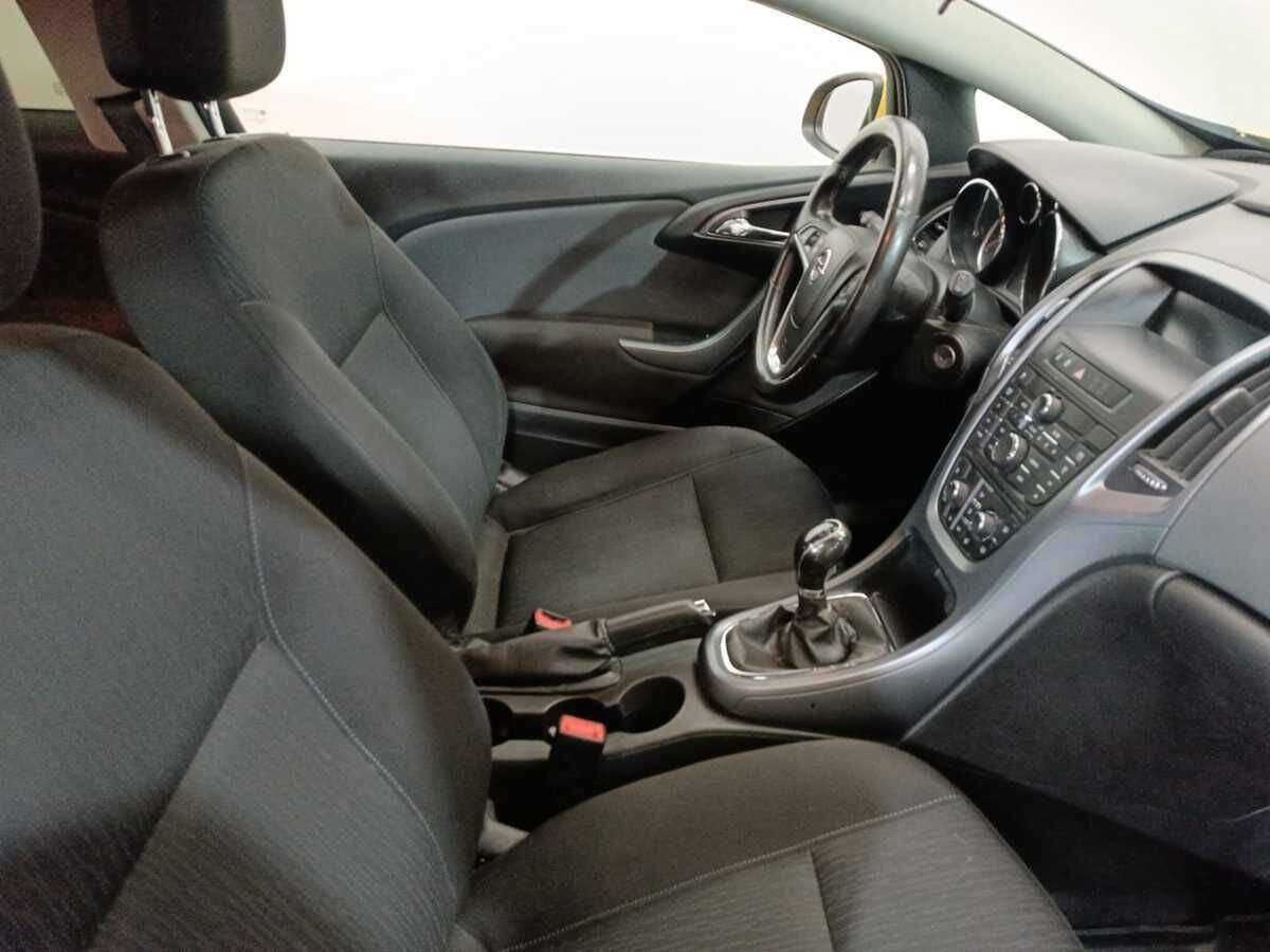 Opel Astra GTC, 2013 Фото №9