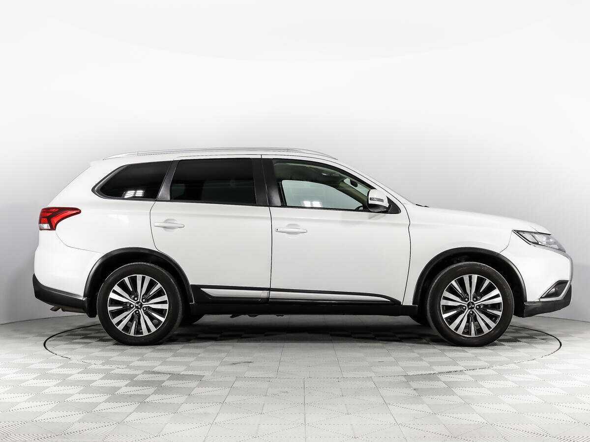 Mitsubishi Outlander, 2020 - 125 783 км. | Фото №4