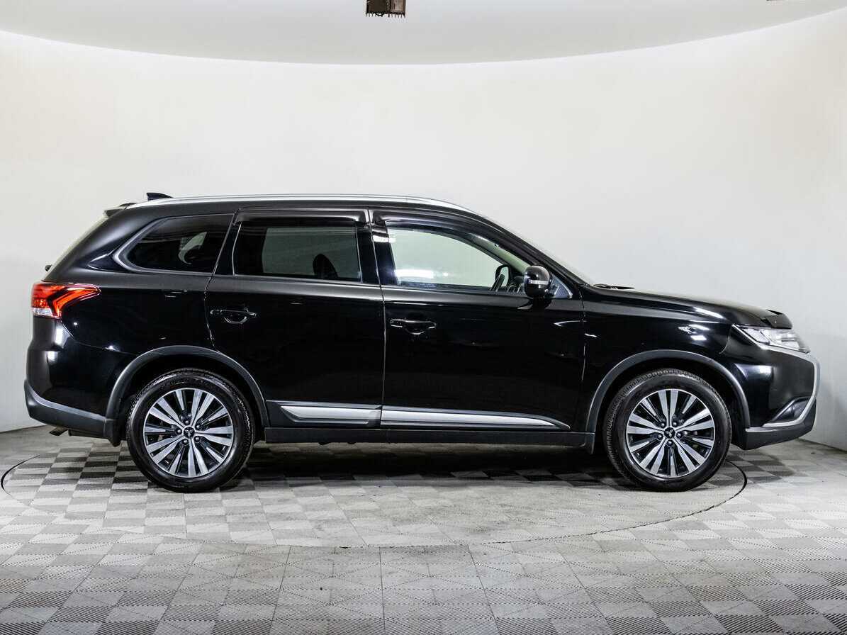 Mitsubishi Outlander, 2019 - 72 084 км. | Фото №4