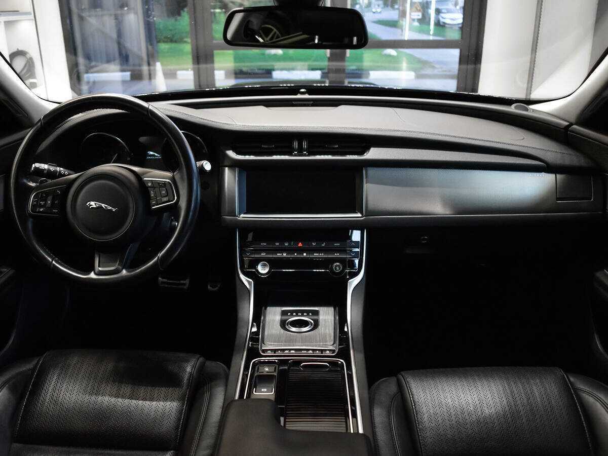 Jaguar XF, 2016 Фото №8