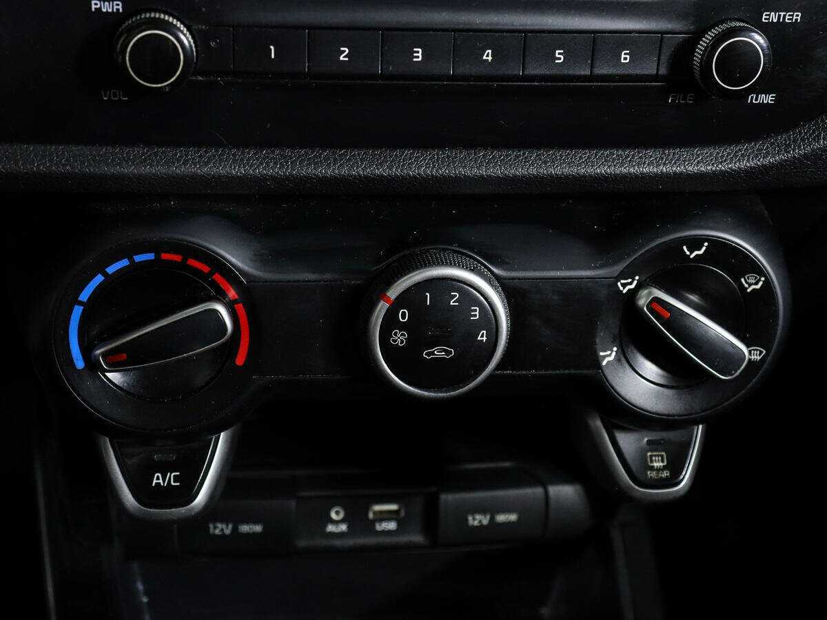 Kia Rio, 2017 Фото №17