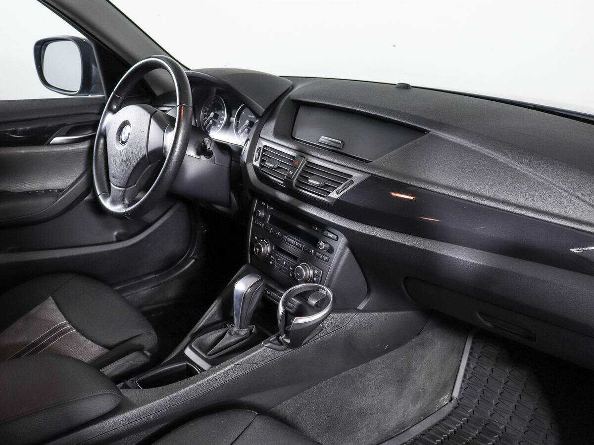 BMW X1 18i, 2012 Фото №8