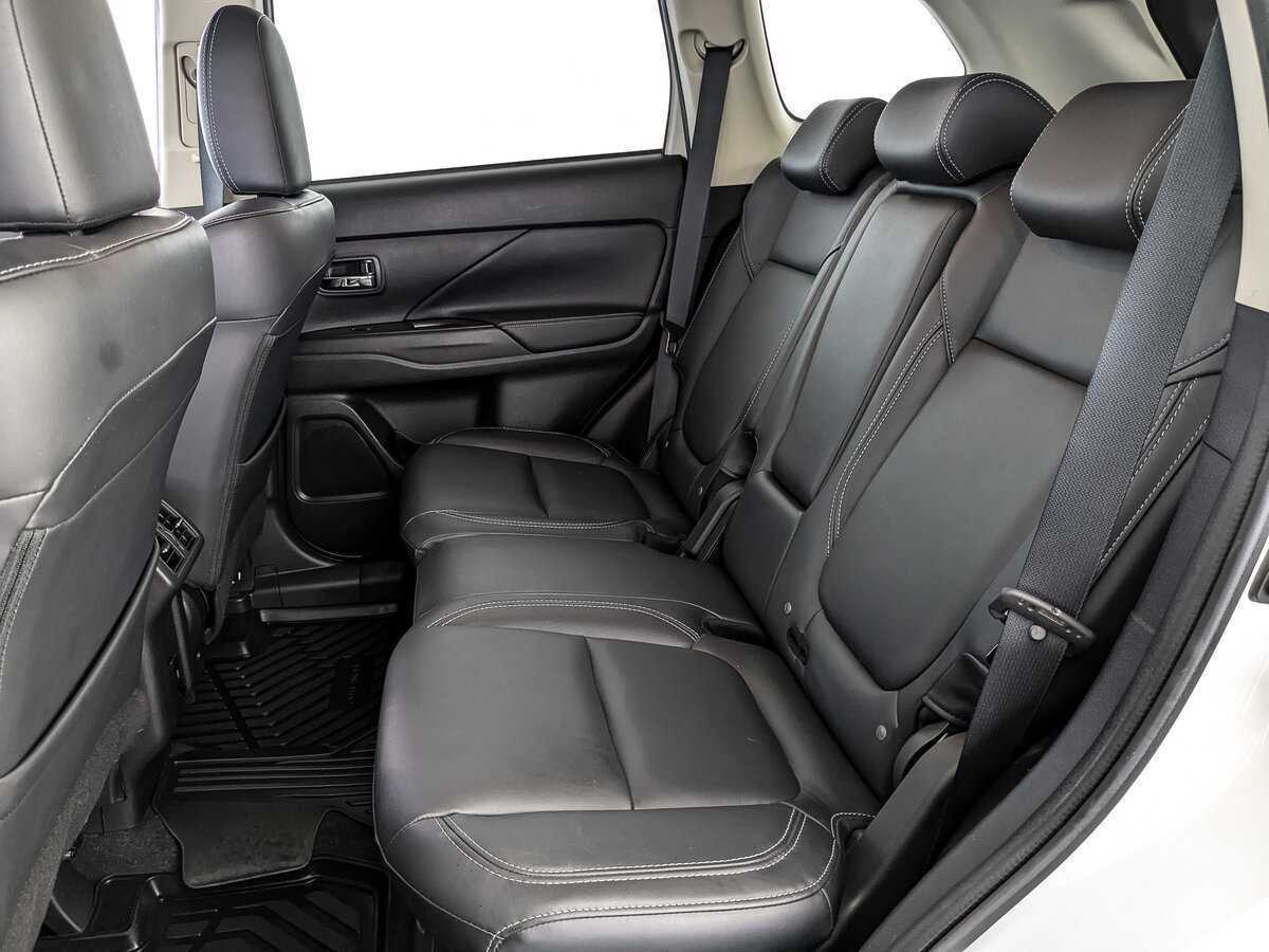 Mitsubishi Outlander, 2021 Фото №14