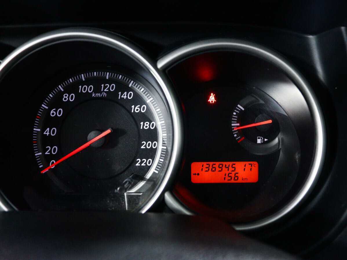 Nissan Tiida, 2013 Фото №9