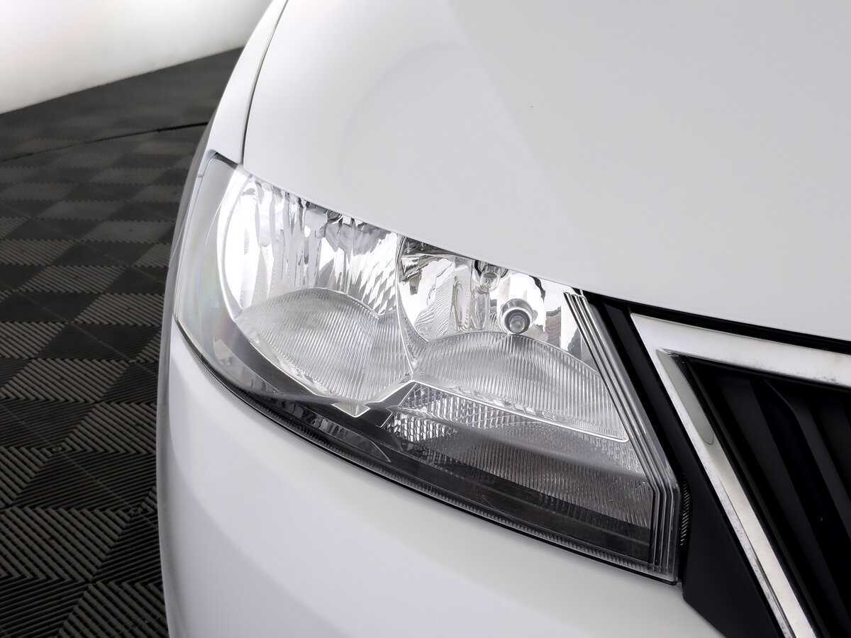 Skoda Rapid, 2017 Фото №17