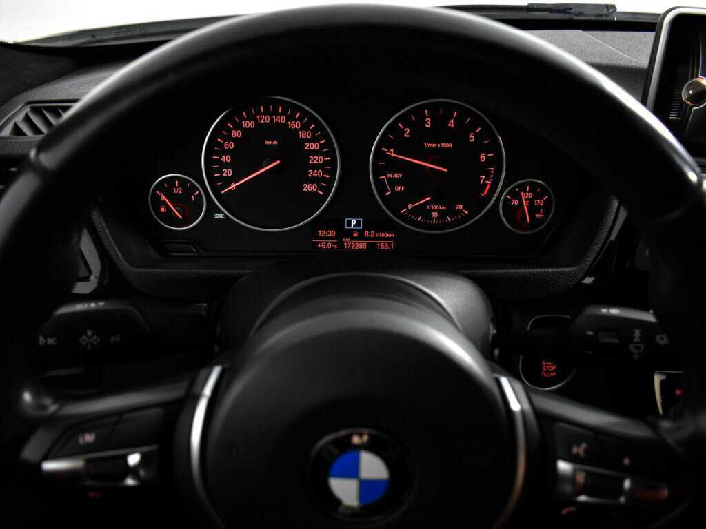 BMW 3 серии 318i, 2017 Фото №22