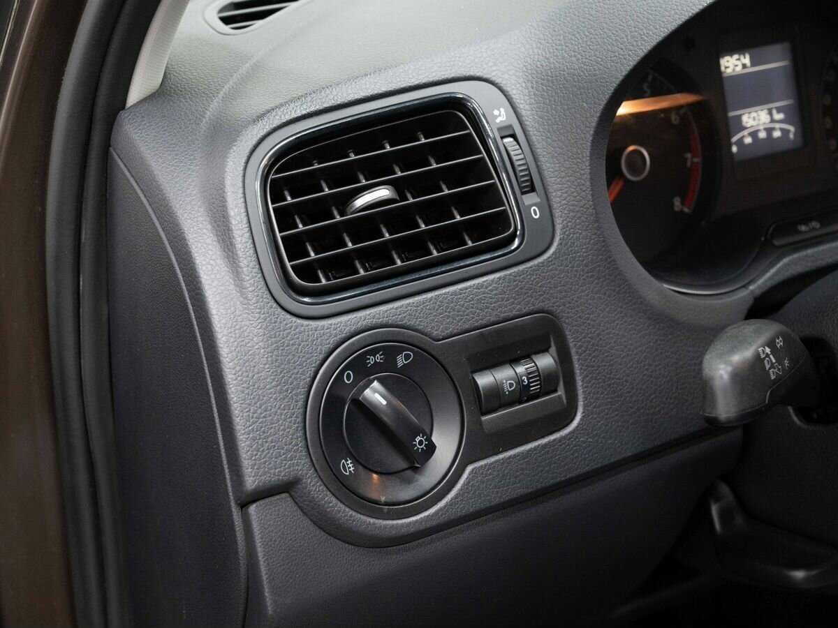 Volkswagen Polo, 2016 Фото №18