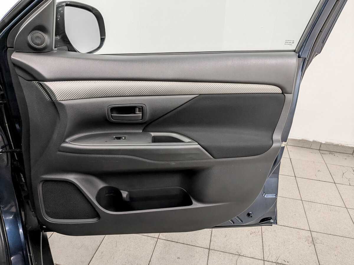 Mitsubishi Outlander, 2017 Фото №24