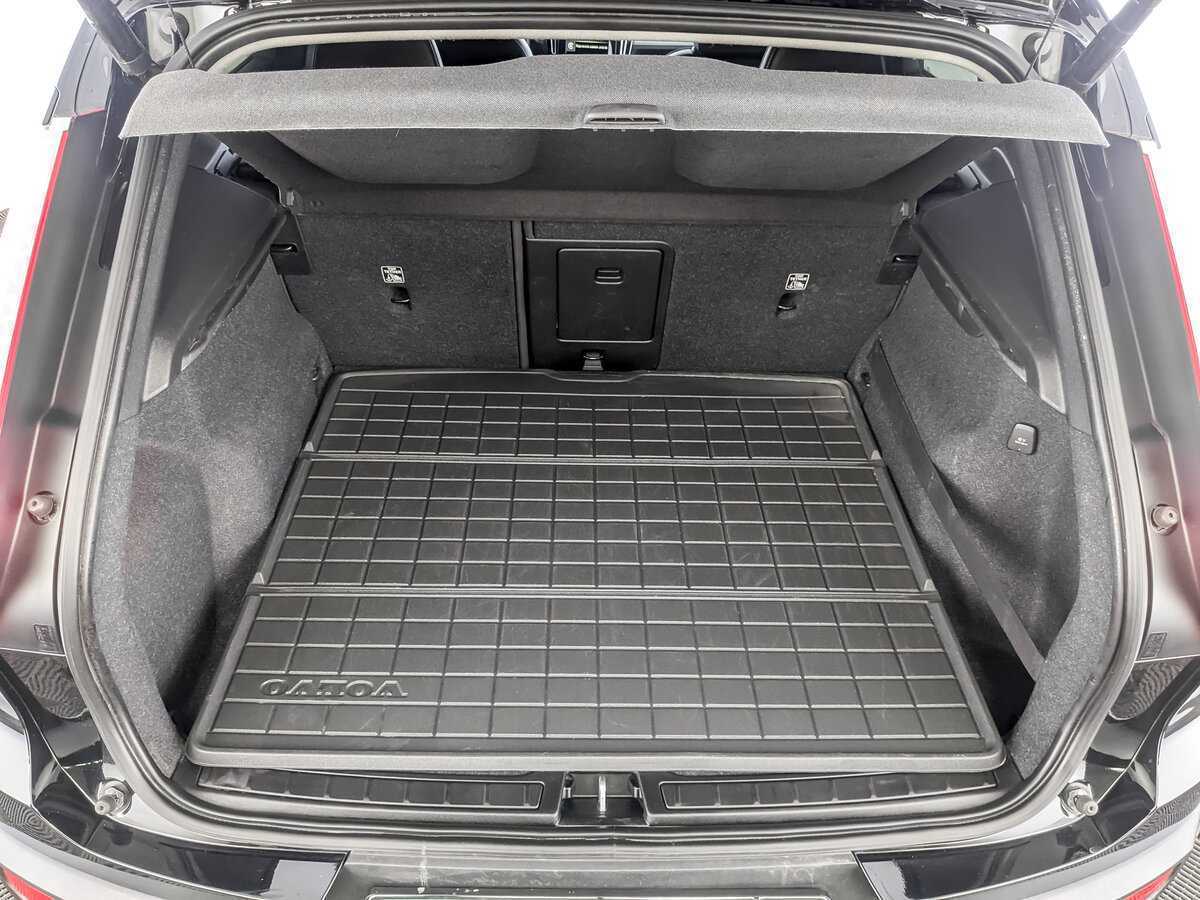 Volvo XC40, 2019 Фото №11