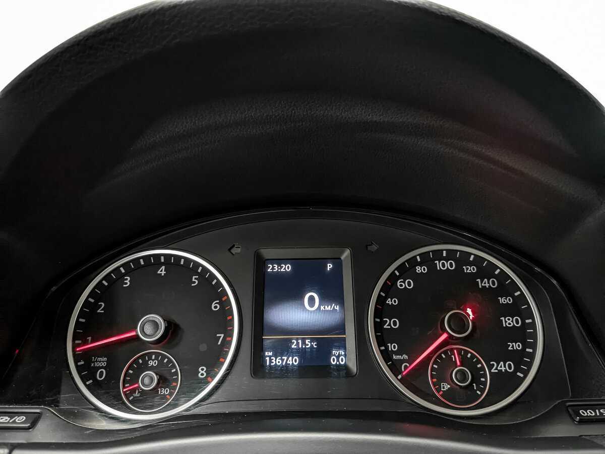 Volkswagen Tiguan, 2015 Фото №16