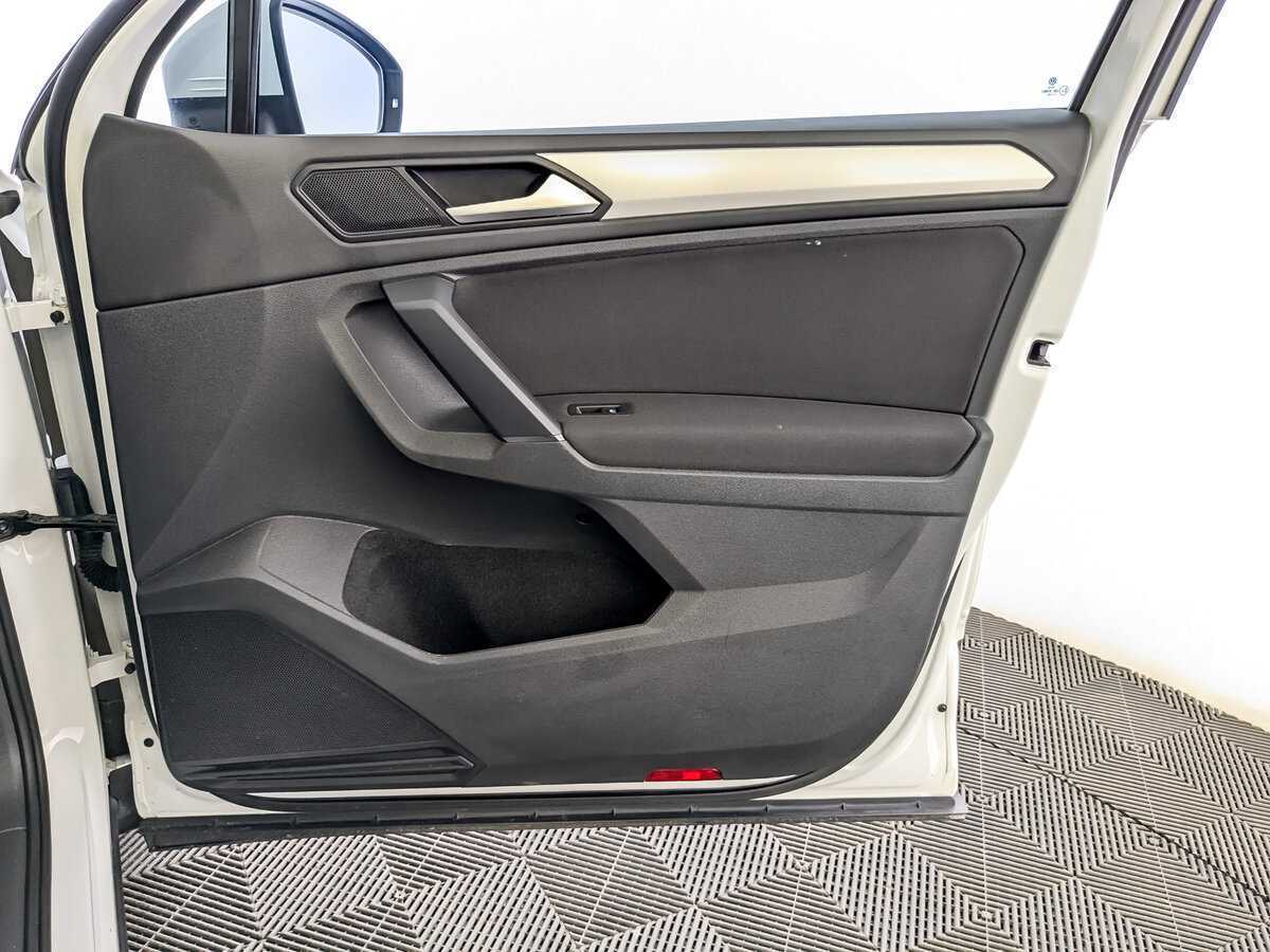 Volkswagen Tiguan, 2020 Фото №24