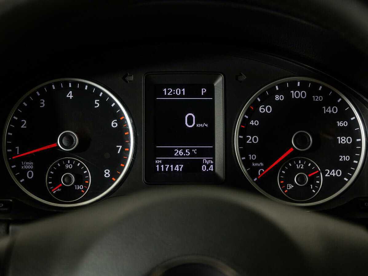 Volkswagen Tiguan, 2015 Фото №10