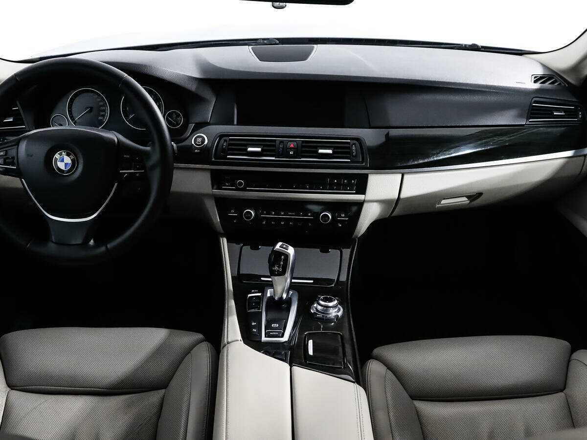 BMW 5 серии 528i xDrive, 2012 Фото №10