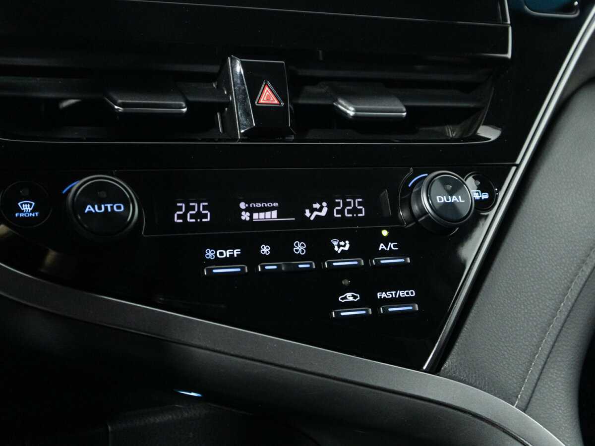 Toyota Camry, 2021 Фото №17