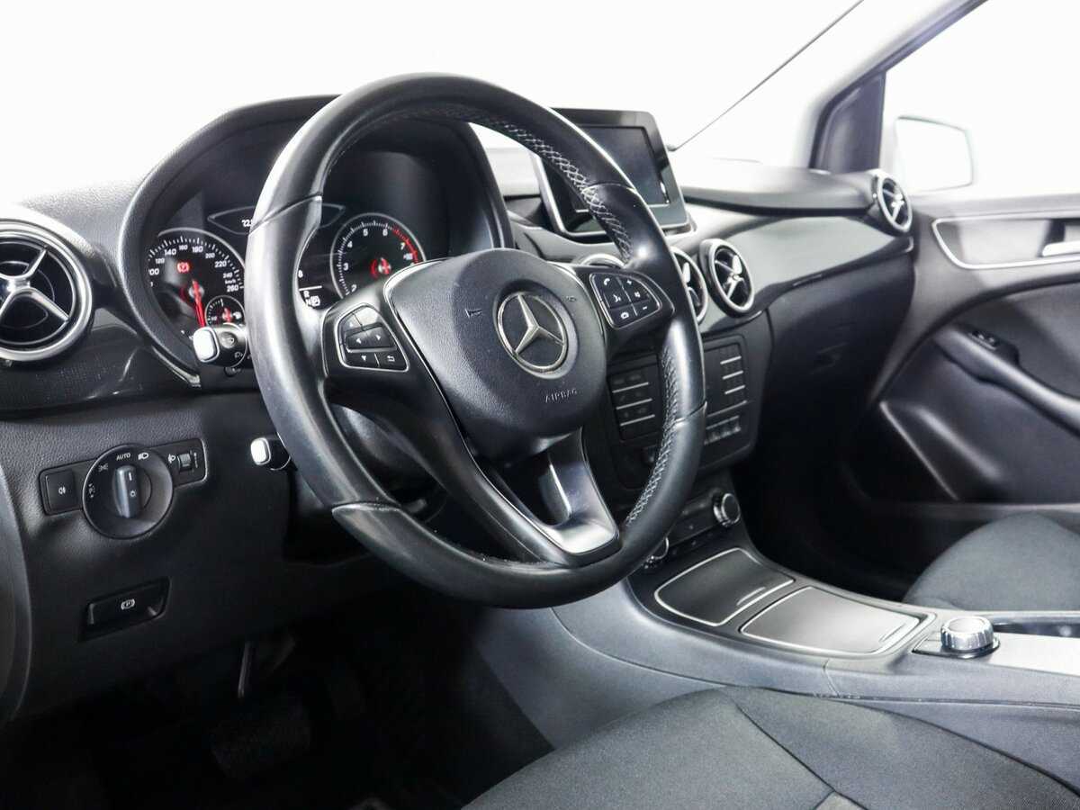 Mercedes-Benz B-Класс 180, 2015 Фото №11