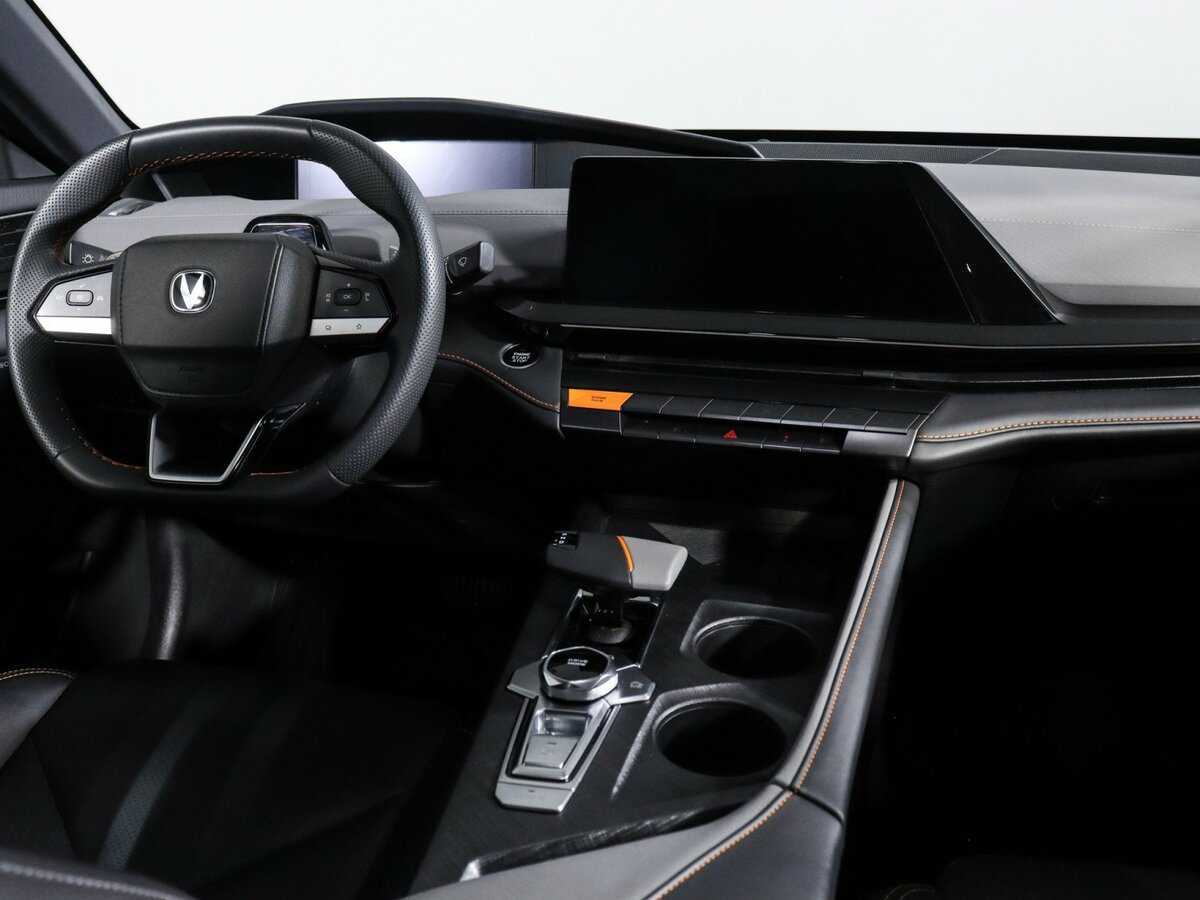 Changan UNI-V, 2023 Фото №9